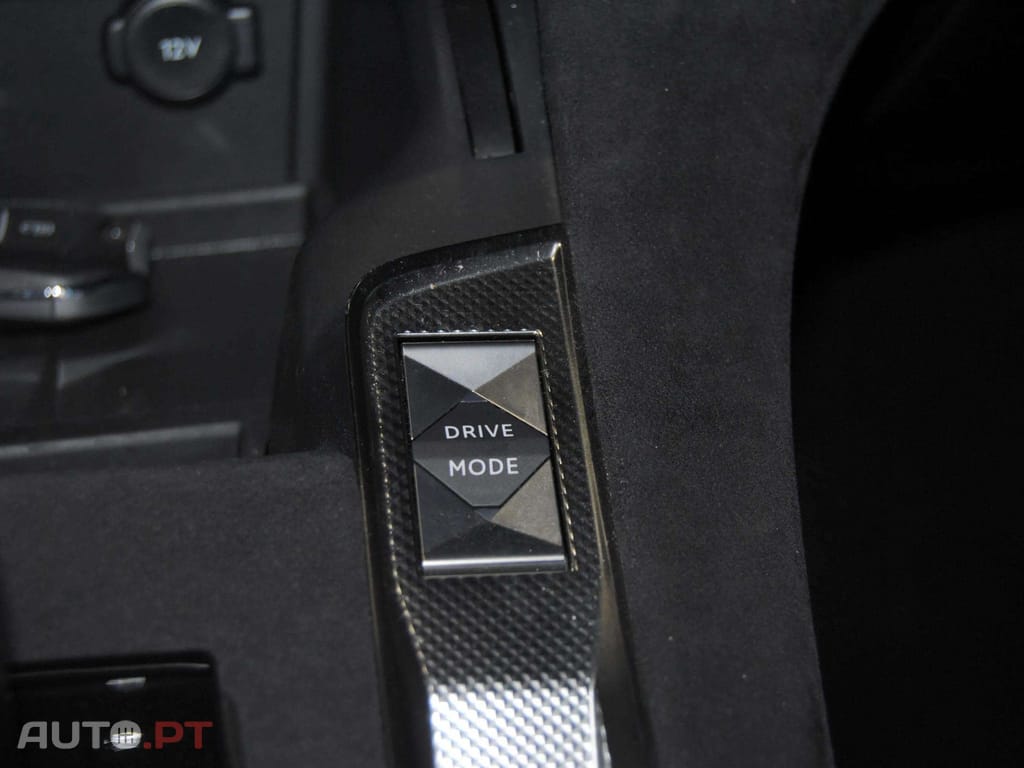 DS DS7 E-Tense Performance Line