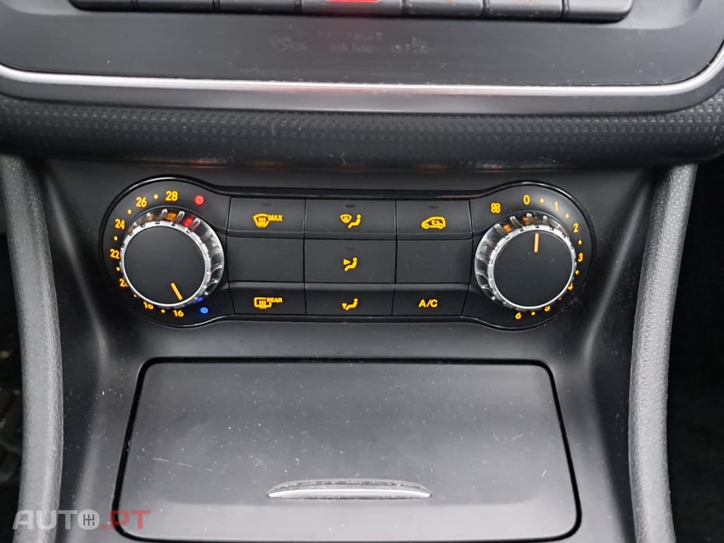 Mercedes-Benz A 180 d AMG Line