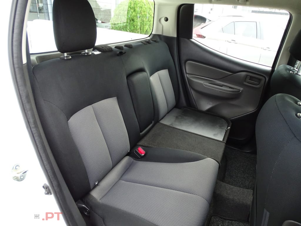 Mitsubishi L200 2.4 DI-D CD 4Kaizen Space Cab 3L 4WD