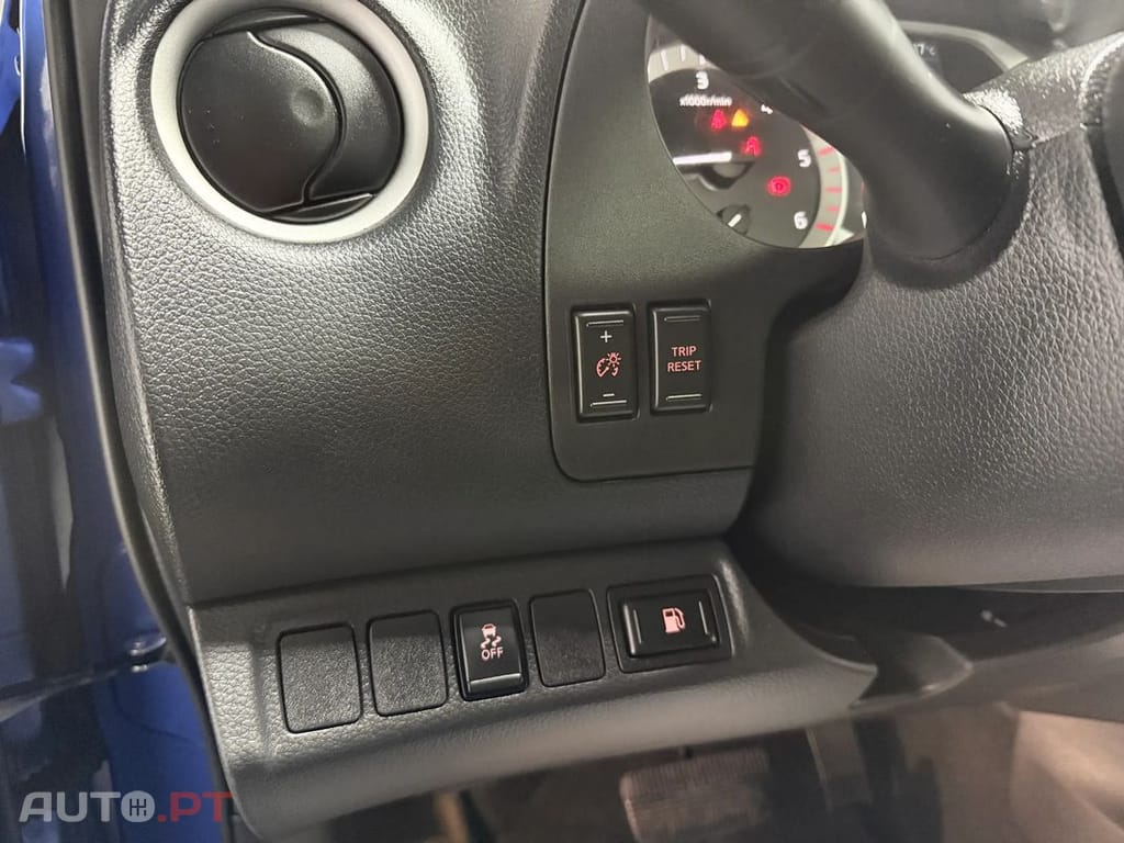 Nissan Navara 2.3 dCi CD 4WD N-Guard Auto