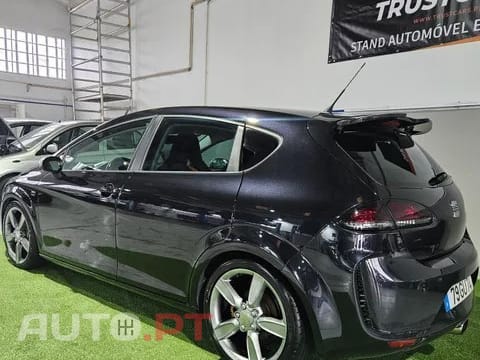 SEAT Leon 2.0 TDi FR 18 Tiago Monteiro — fotografia 3