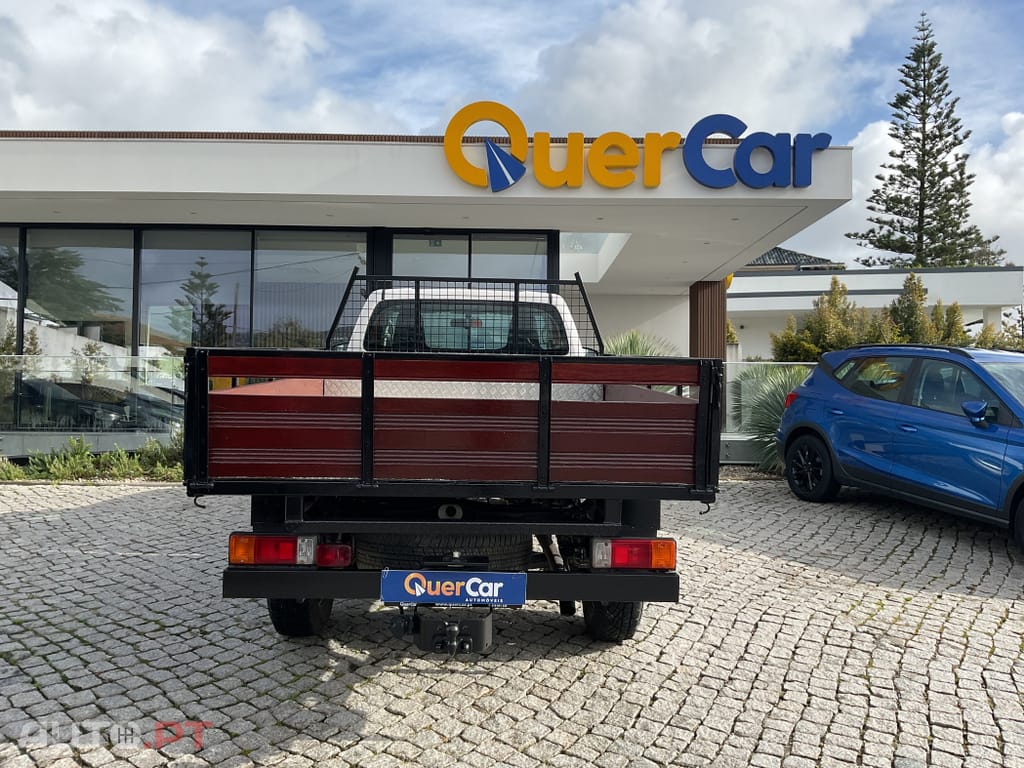 Toyota Hilux 2.4 D-4D 2WD CE