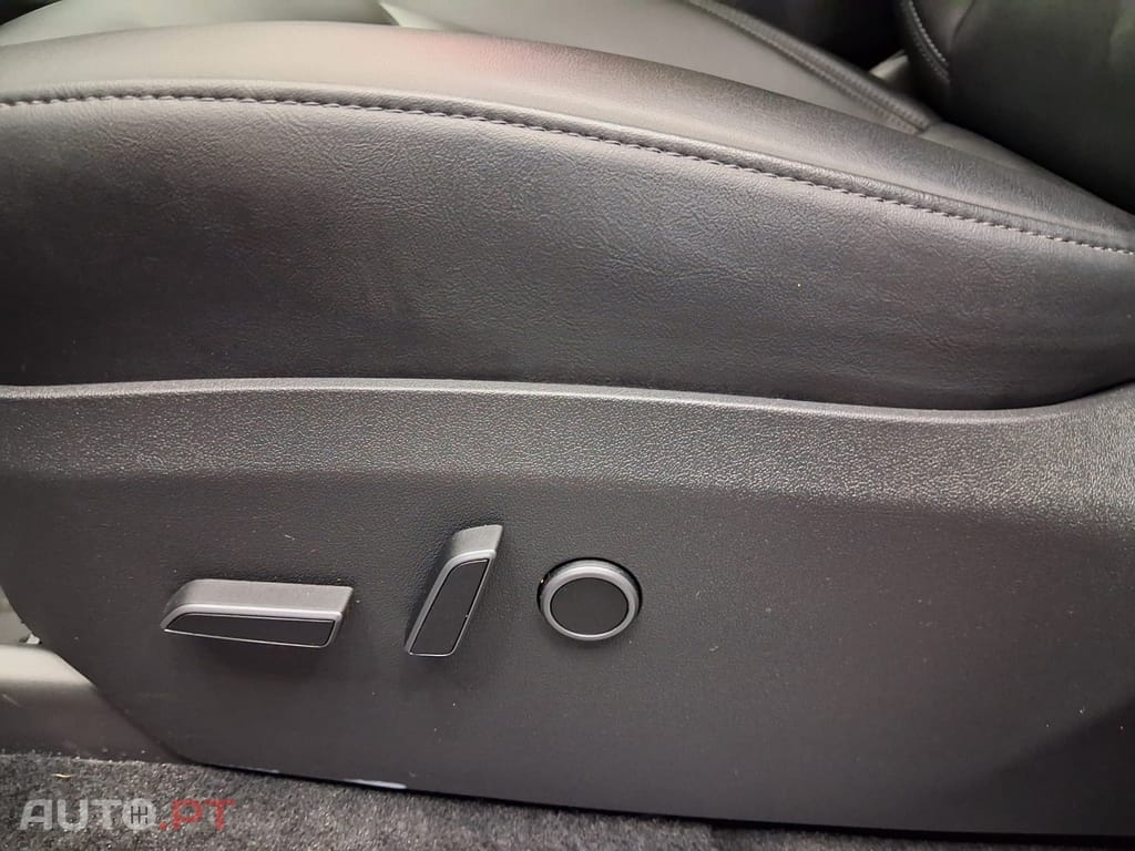 Tesla Model Y Long-Range RWD