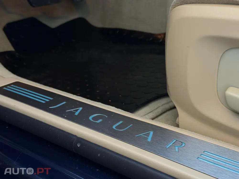 Jaguar XF 2.7 D V6 Luxury