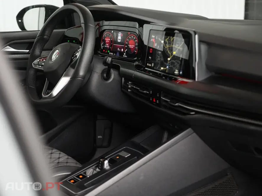 Volkswagen Golf 1.5 eTSI R-Line DSG