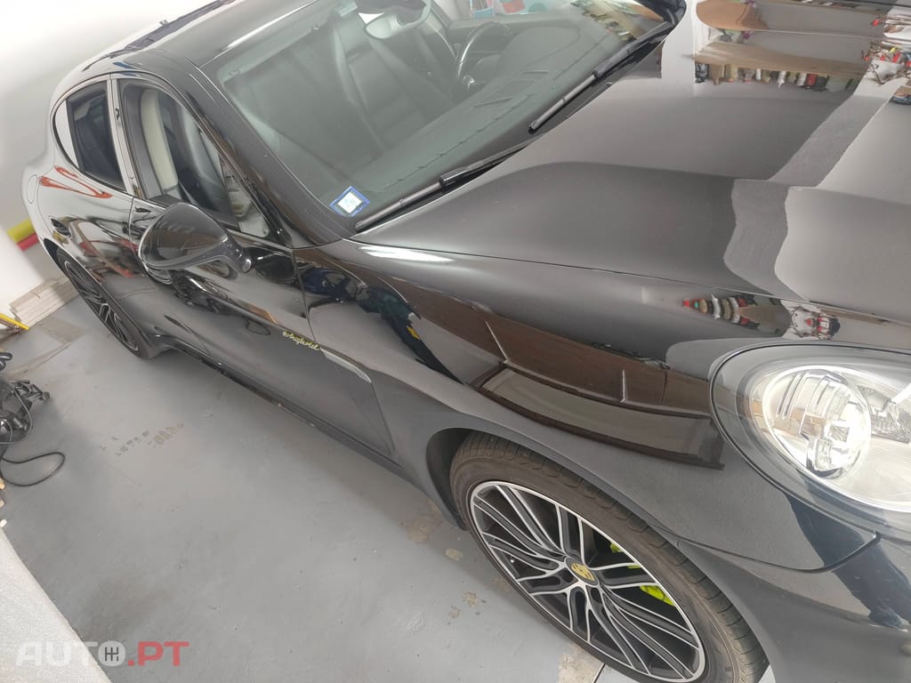 Porsche Panamera Hybrid S - Imaculado - Revisoes todas na marca