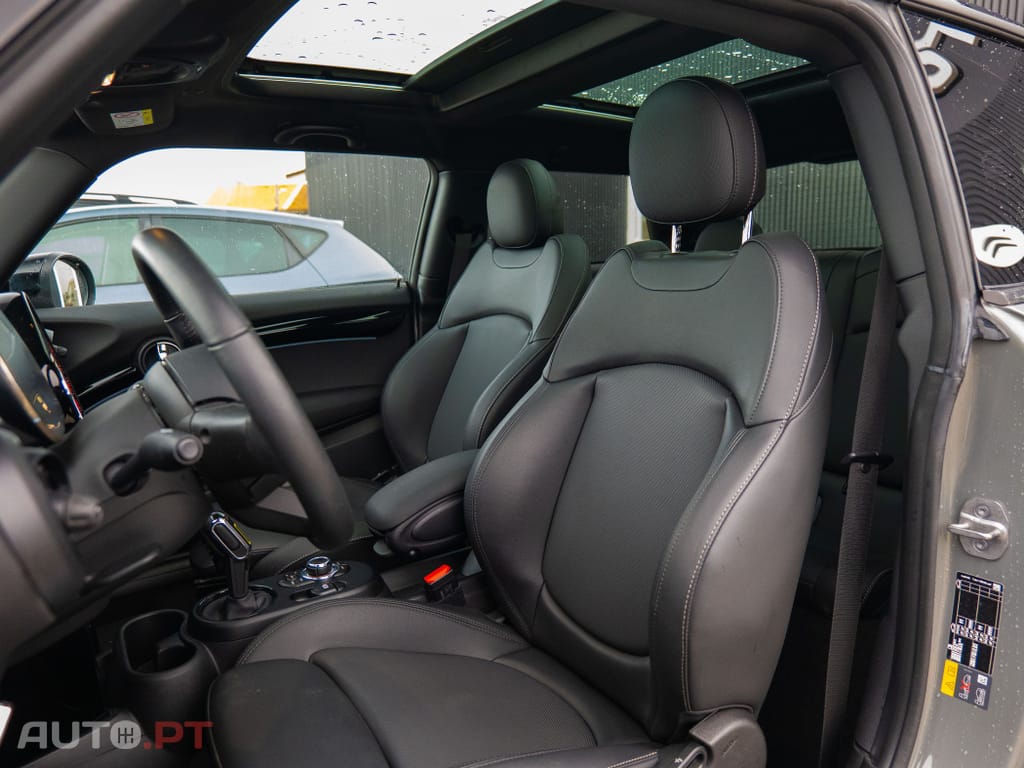 MINI Cooper Cooper SE Yours