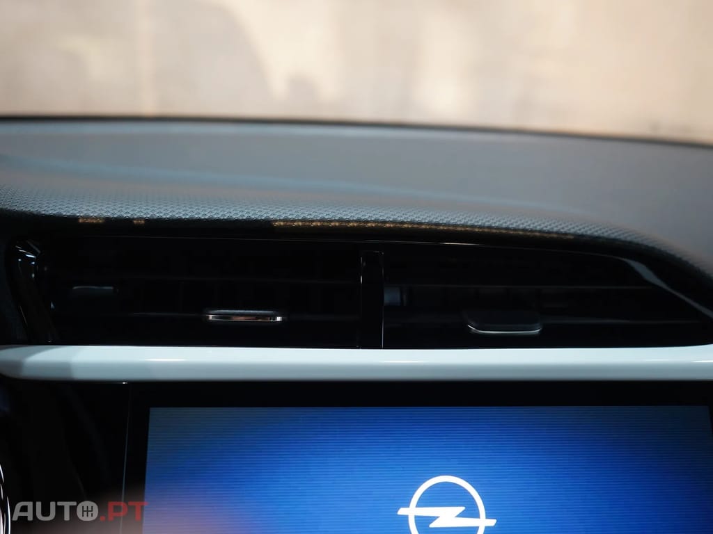 Opel Corsa 1.2 T Hybrid GS eDCT