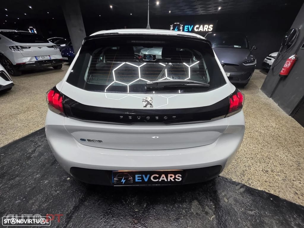 Peugeot E-208 50 kWh Allure Pack