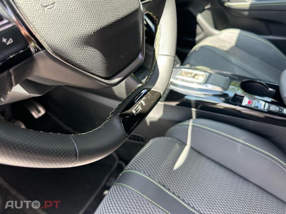 Peugeot E-208 50 kWh GT Pack