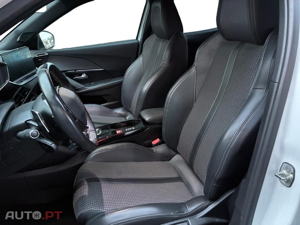 Peugeot 2008 1.2 PureTech GT Line EAT8