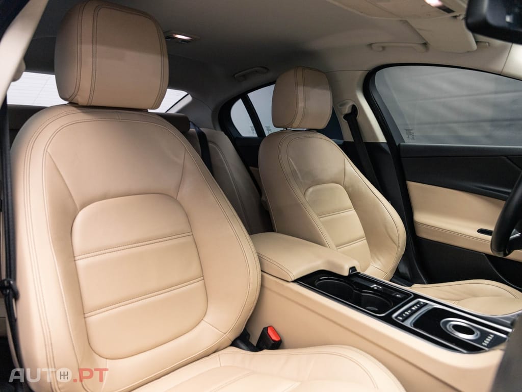 Jaguar XE 2.0 D Prestige Aut.