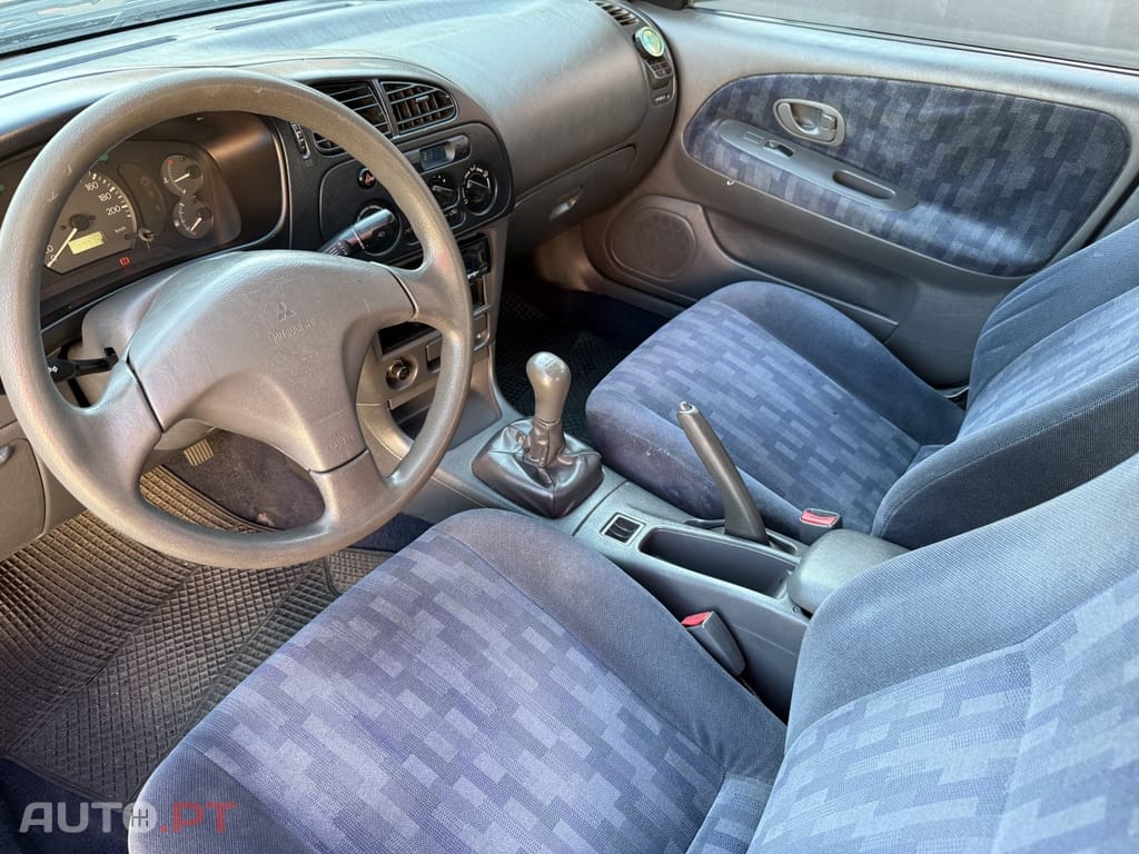 Mitsubishi Lancer 1300 GLX