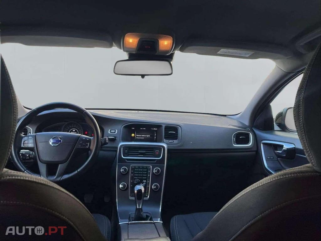Volvo V60 2.0 D2 Momentum