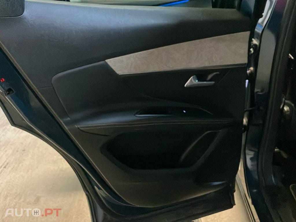 Peugeot 3008 225 e-EAT8 GT
