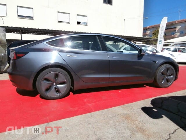 Tesla Model 3 Standard Range Plus RWD