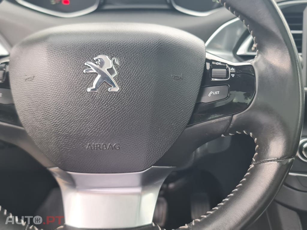 Peugeot 308 1.6 BlueHDi Allure J17