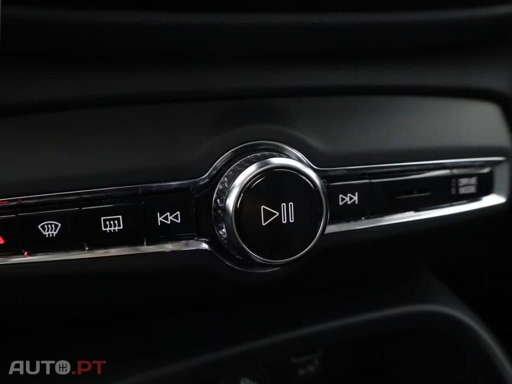 Volvo XC40 T5 RECHARGE INSCRIPTION I.V.A DEDUTIVEL 