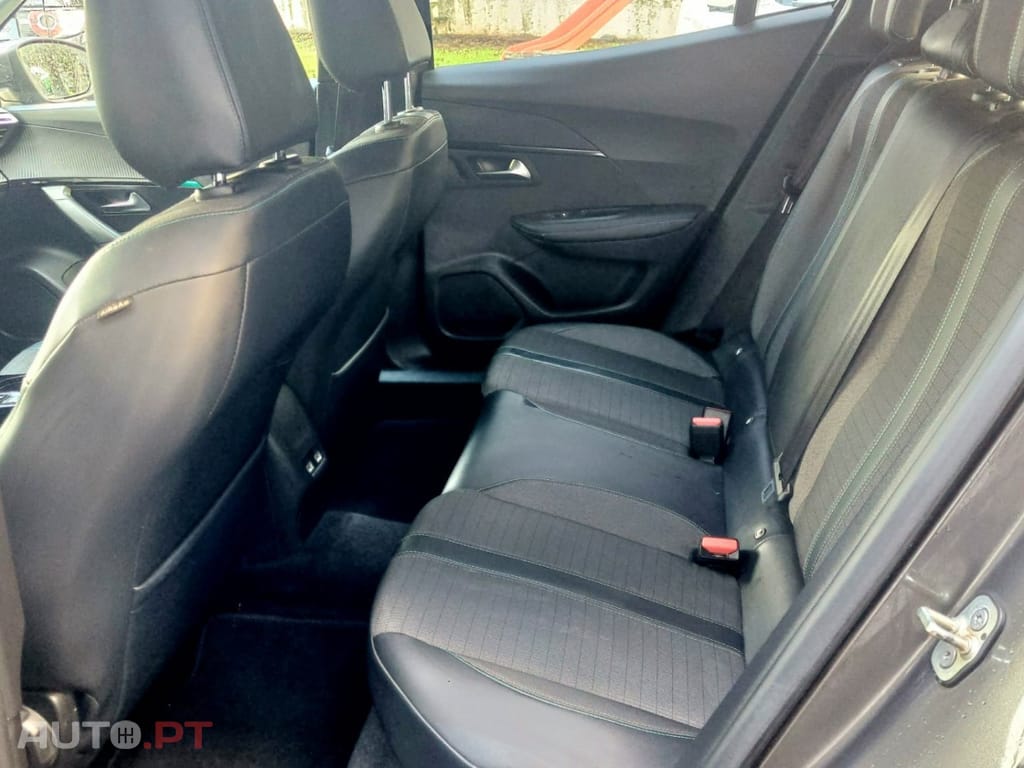 Peugeot 2008 1.5 BlueHDi Allure Pack