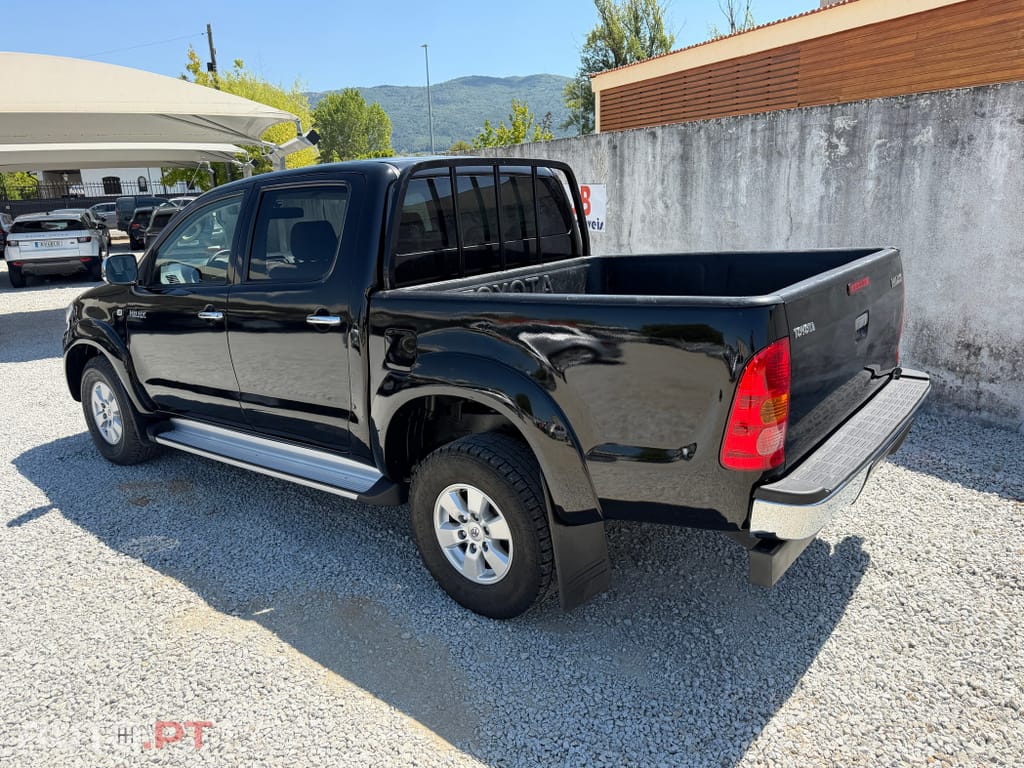 Toyota Hilux 2.5 D-4D 4WD CD Tracker
