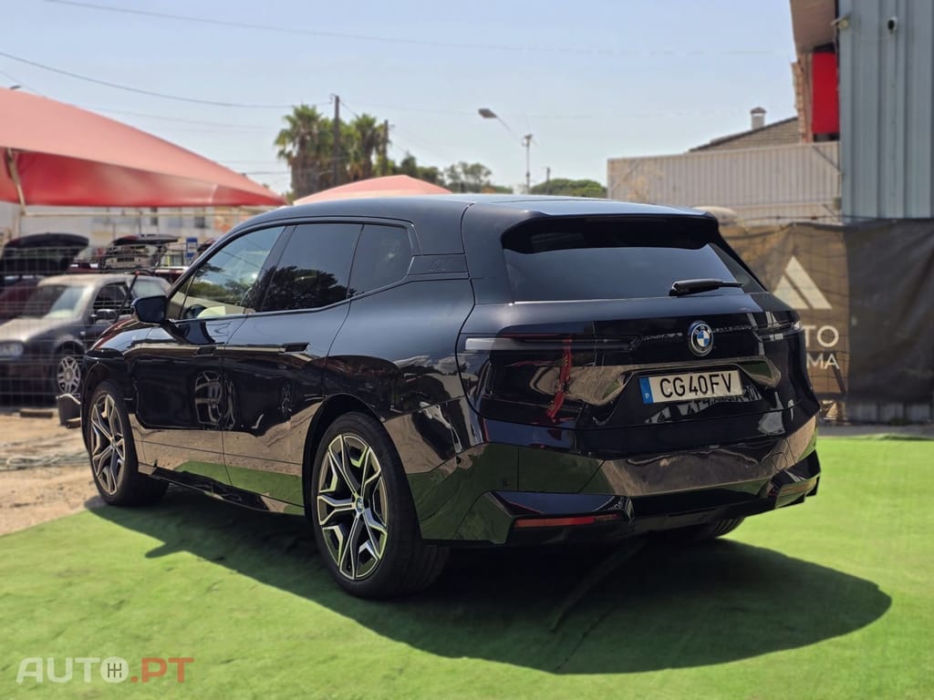 BMW iX xDrive 50