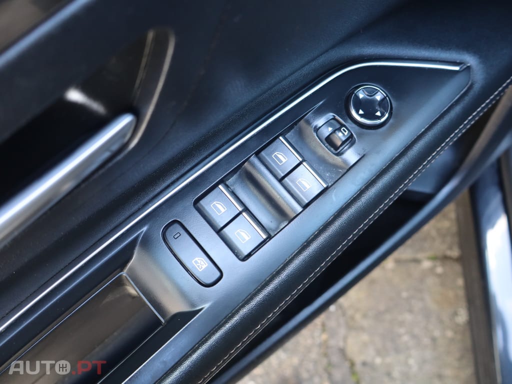 Peugeot 3008 1.6 Hybrid GT e-EAT8