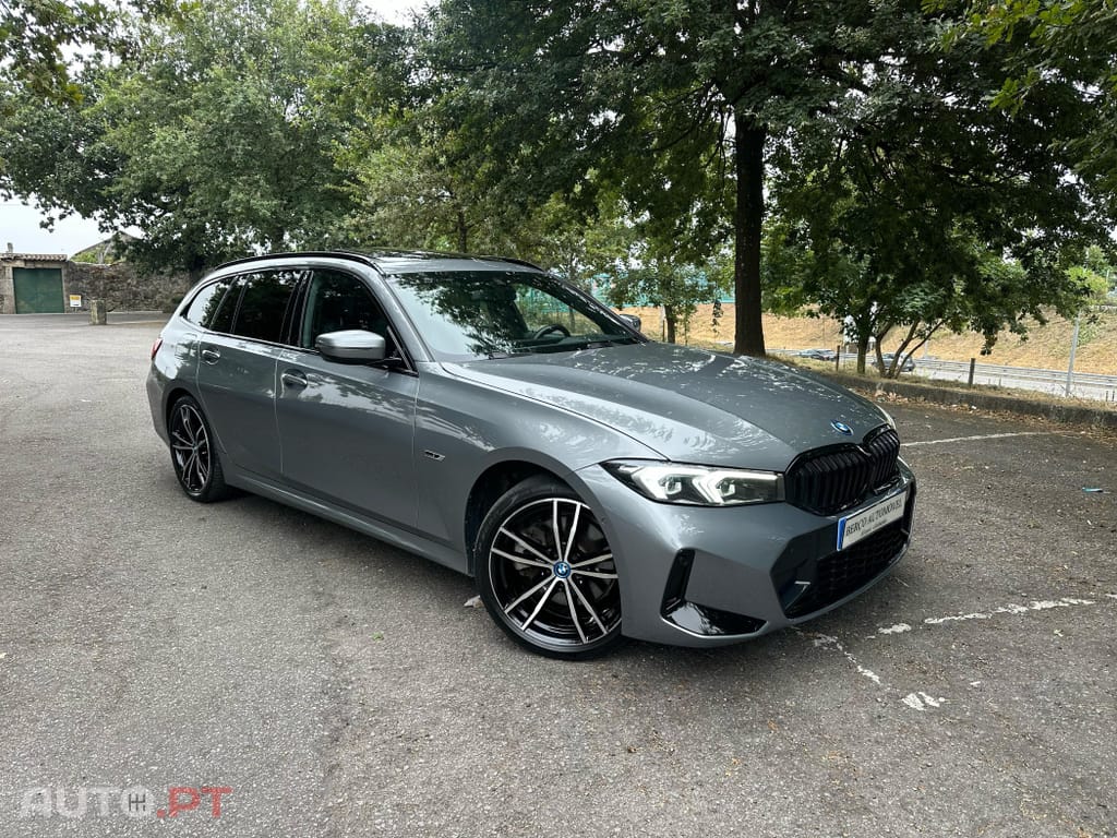 BMW 330 e Touring Pack Desportivo M Auto