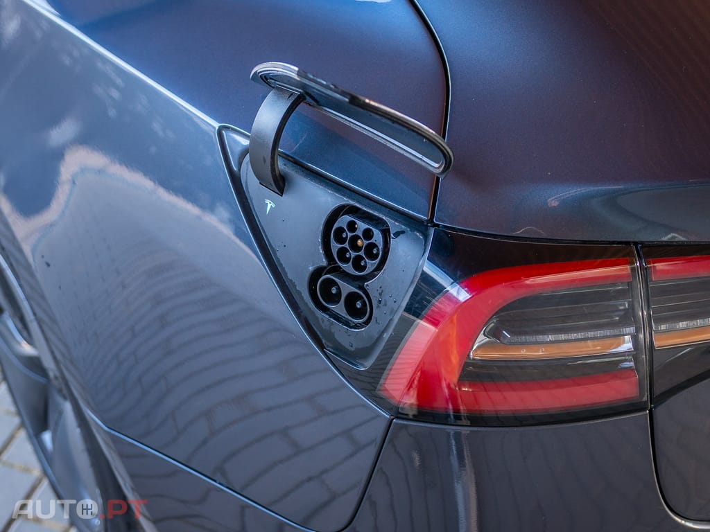 Tesla Model 3 Standard Range Plus RWD