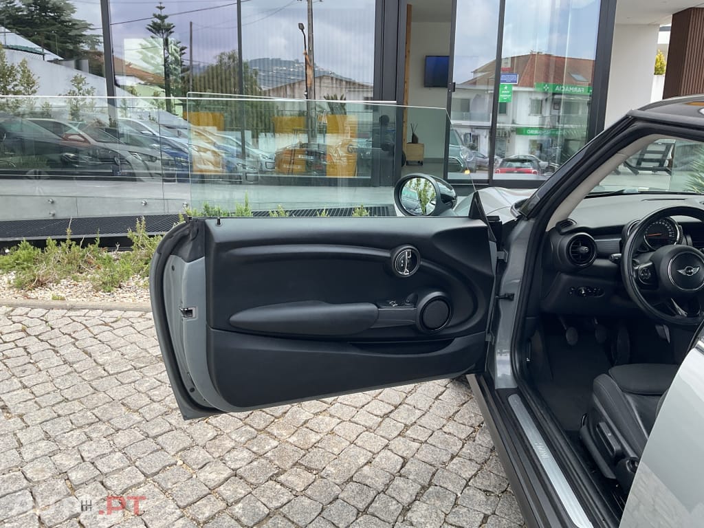MINI Cooper Cooper D