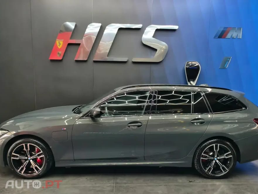 BMW 330 e Pack Desportivo M Pro Auto
