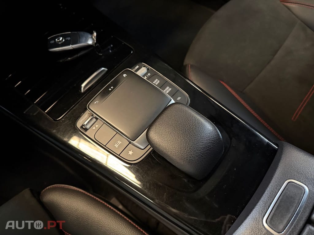 Mercedes-Benz A 250 AMG Premium I.V.A DEDUTIVEL