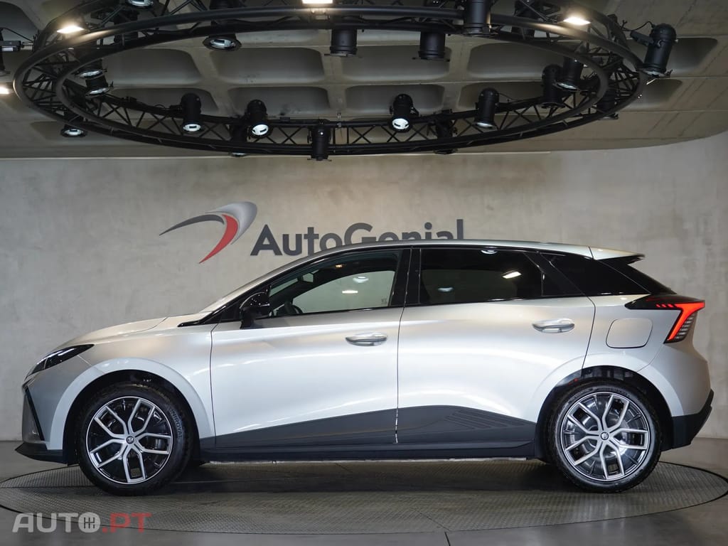 MG MG4 64 kWh Luxury