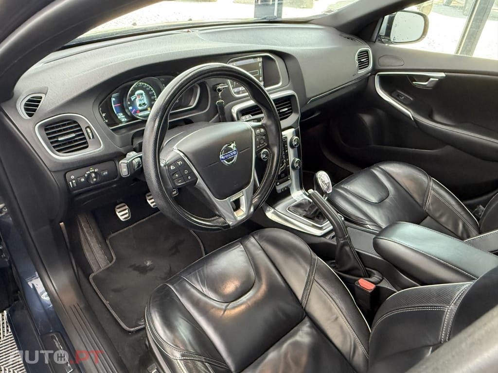 Volvo V40 1.6 D2 R-Design Momentum