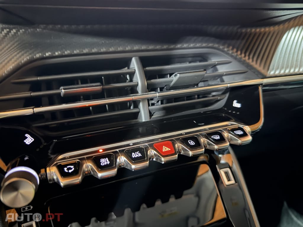 Peugeot E-2008 50 kWh Allure Pack