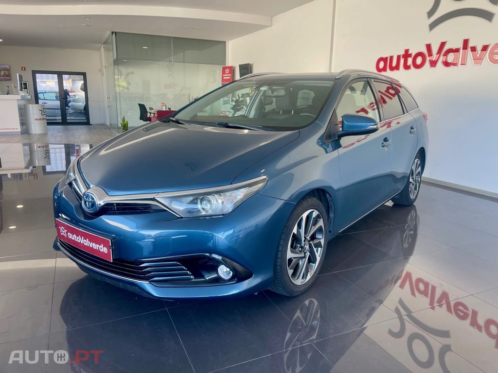Toyota Auris 1.8 HSD Comfort +P.Sport+Navi
