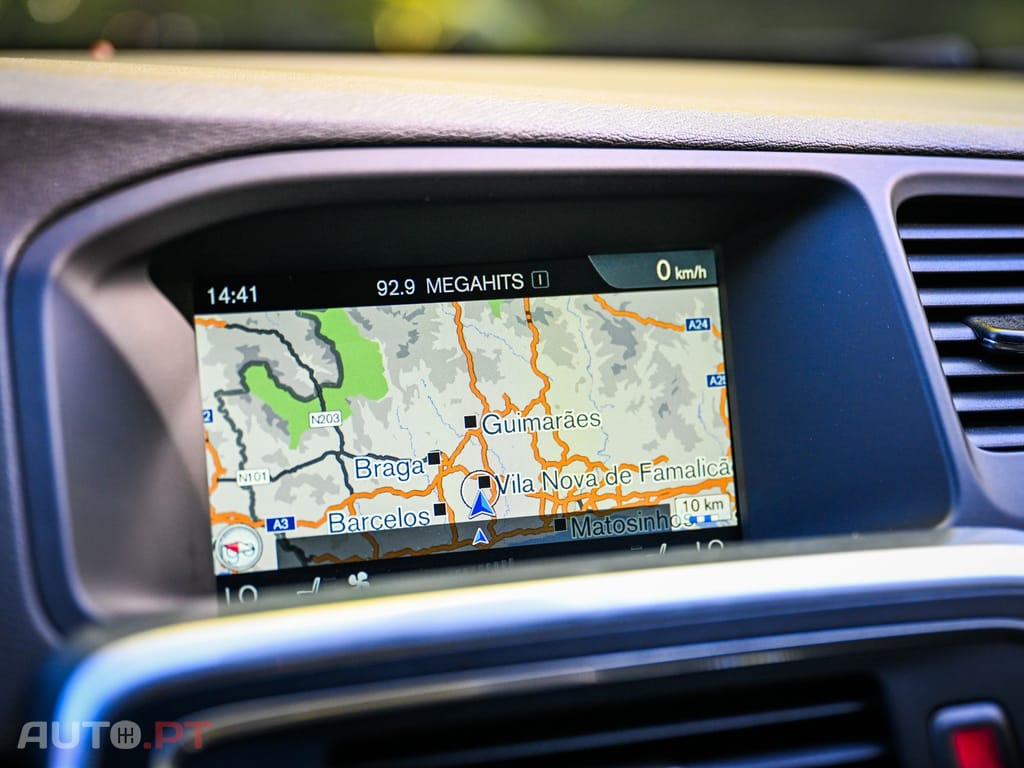 Volvo V60 2.4 D6 R-Design Momentum AWD Phev