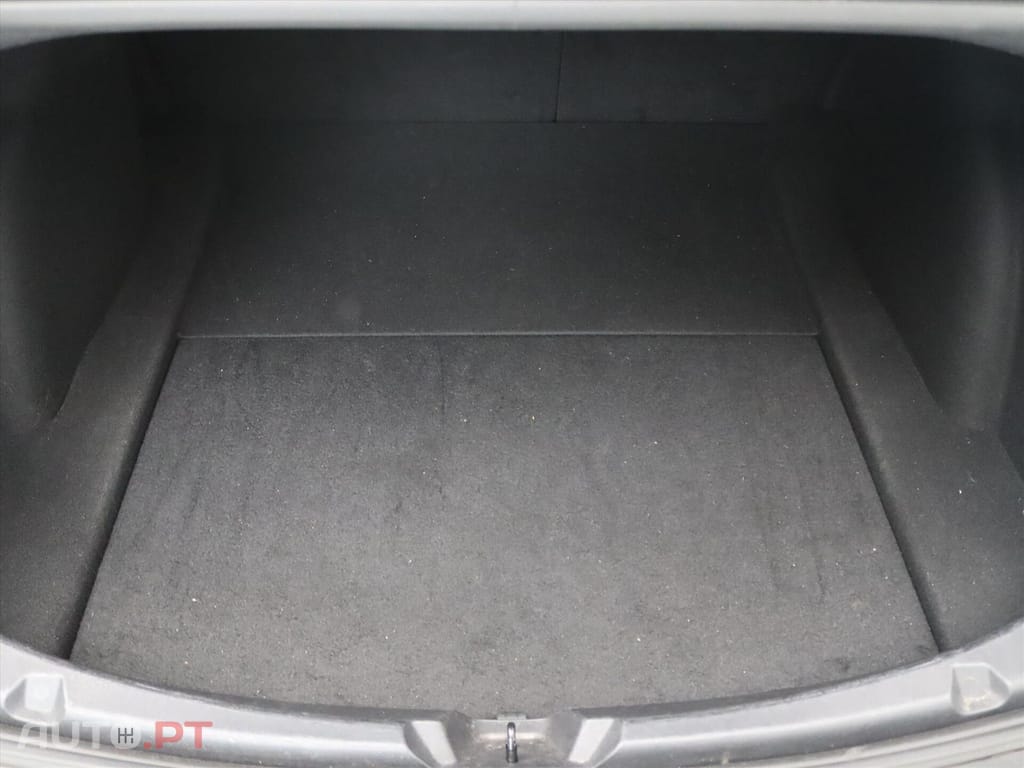 Tesla Model 3 Standard RWD Plus AUTOPILOT