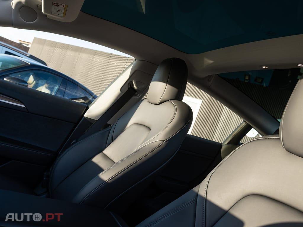 Tesla Model 3 RWD