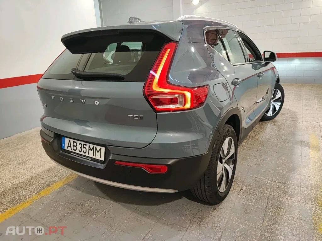 Volvo XC40 1.5 T5 PHEV Momentum