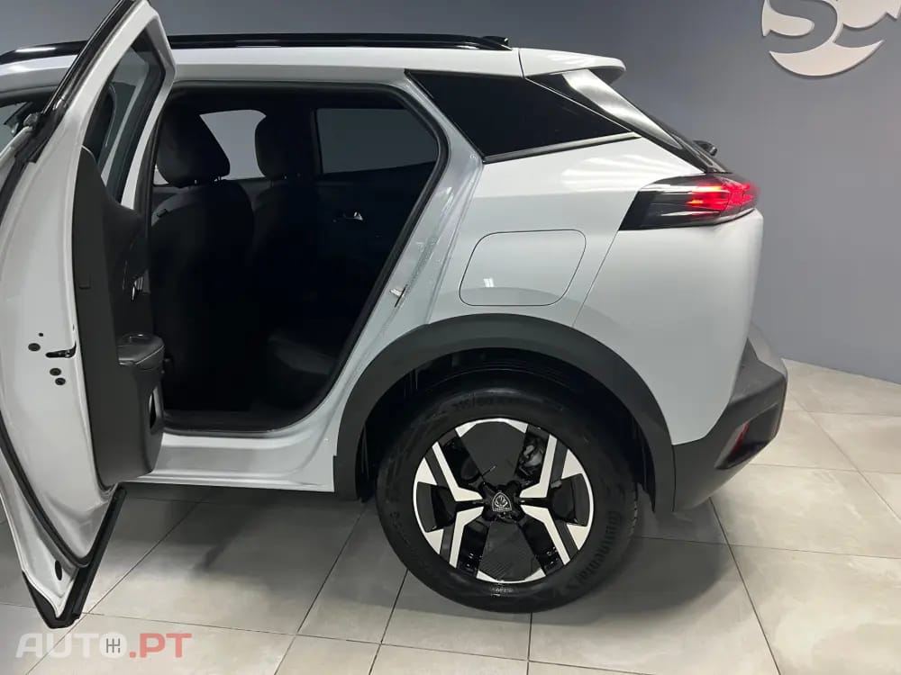 Peugeot 2008 1.2 Hybrid Allure e-DCS6