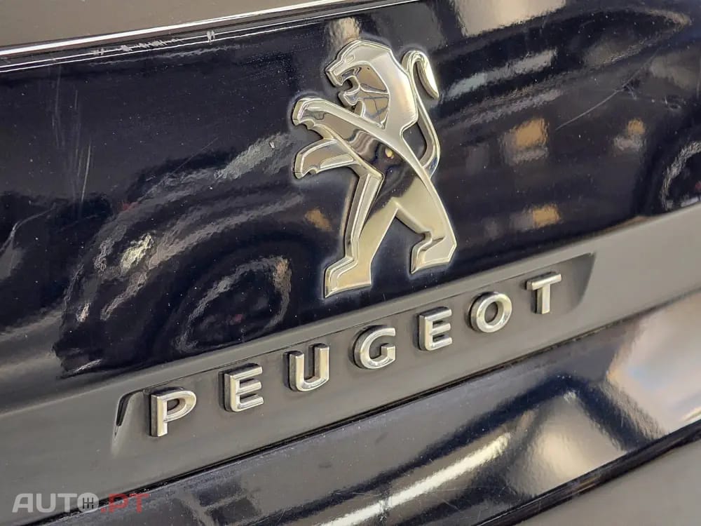 Peugeot 3008 1.6 Hybrid Allure e-EAT8