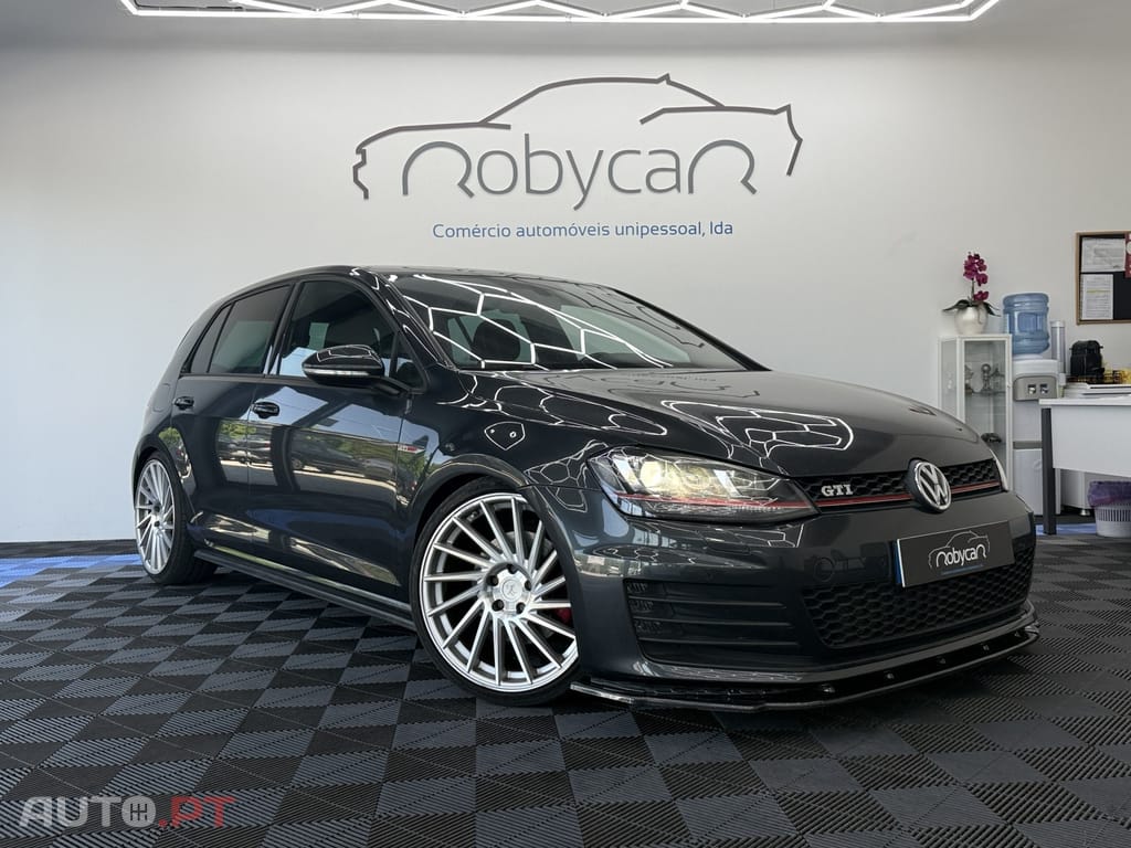 Volkswagen Golf 2.0 TSI GTI DSG