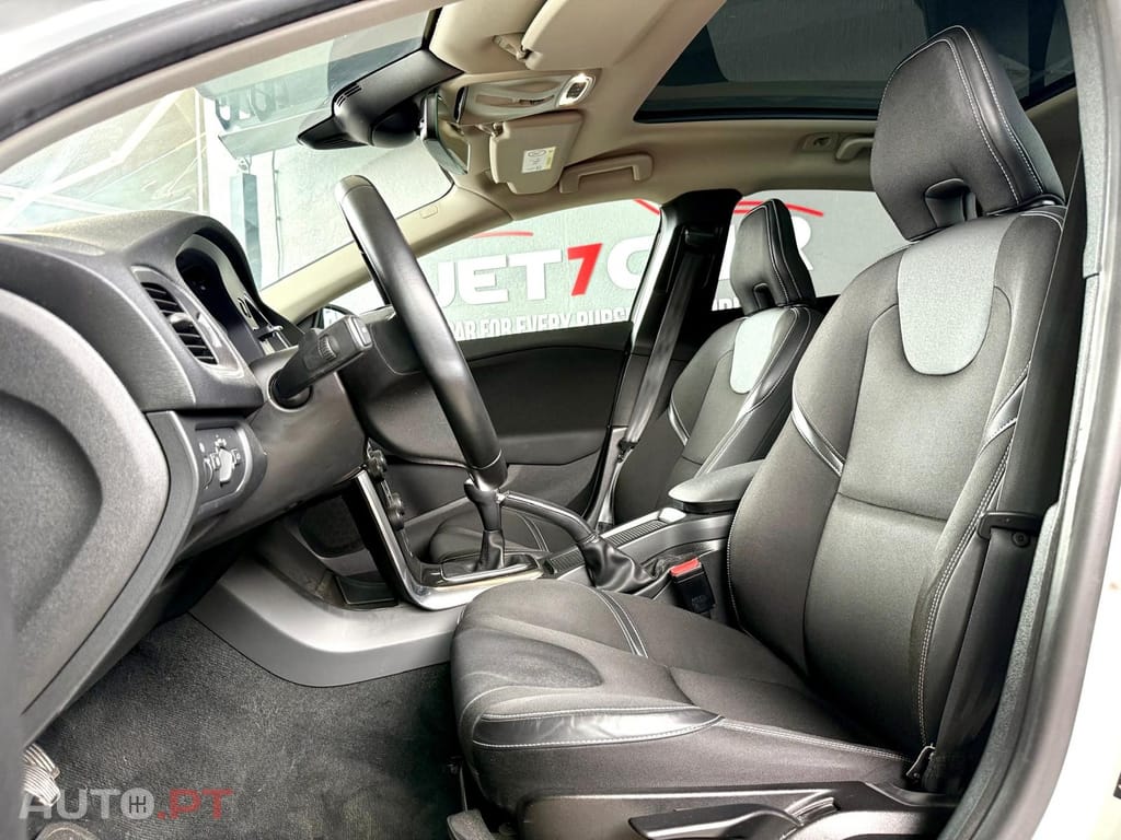 Volvo V40 2.0 D2 Momentum