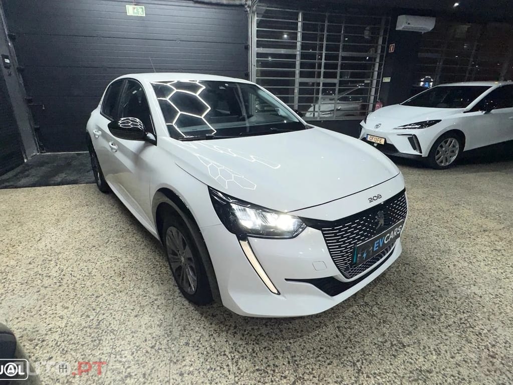 Peugeot E-208 50 kWh Allure Pack