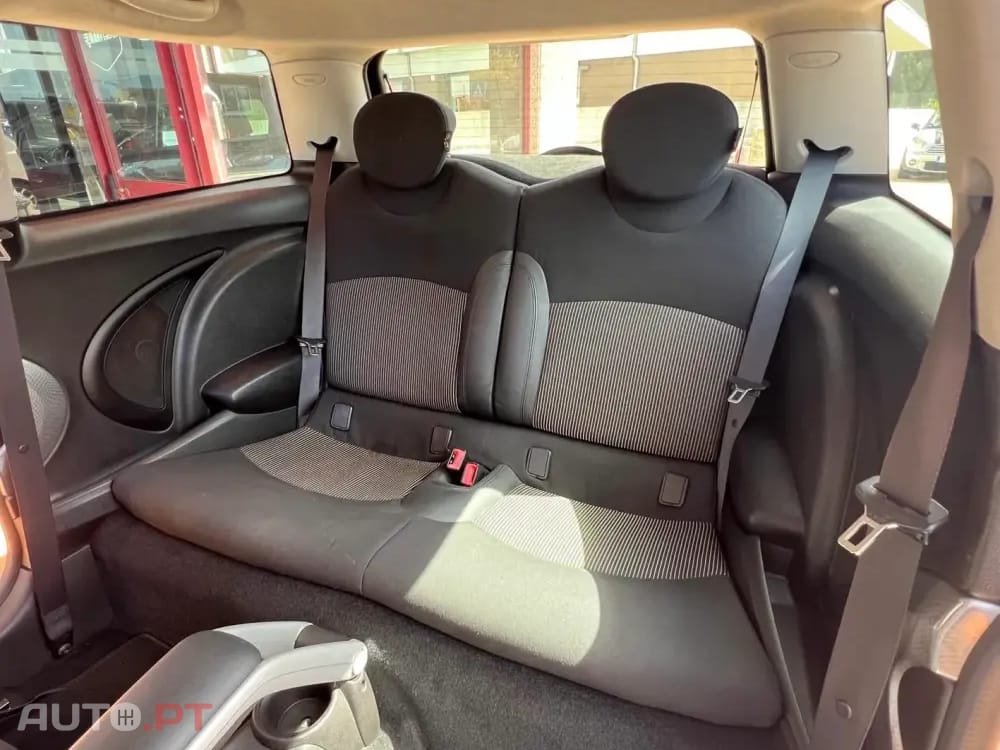 MINI Cooper Cooper S