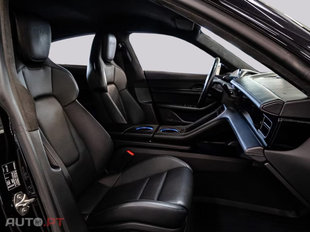 Porsche Taycan I.V.A DEDUTIVEL TURBO 