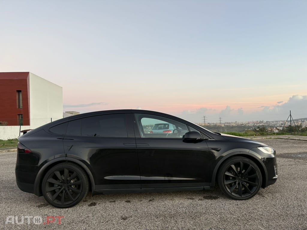Tesla Model X 100D Autopilot