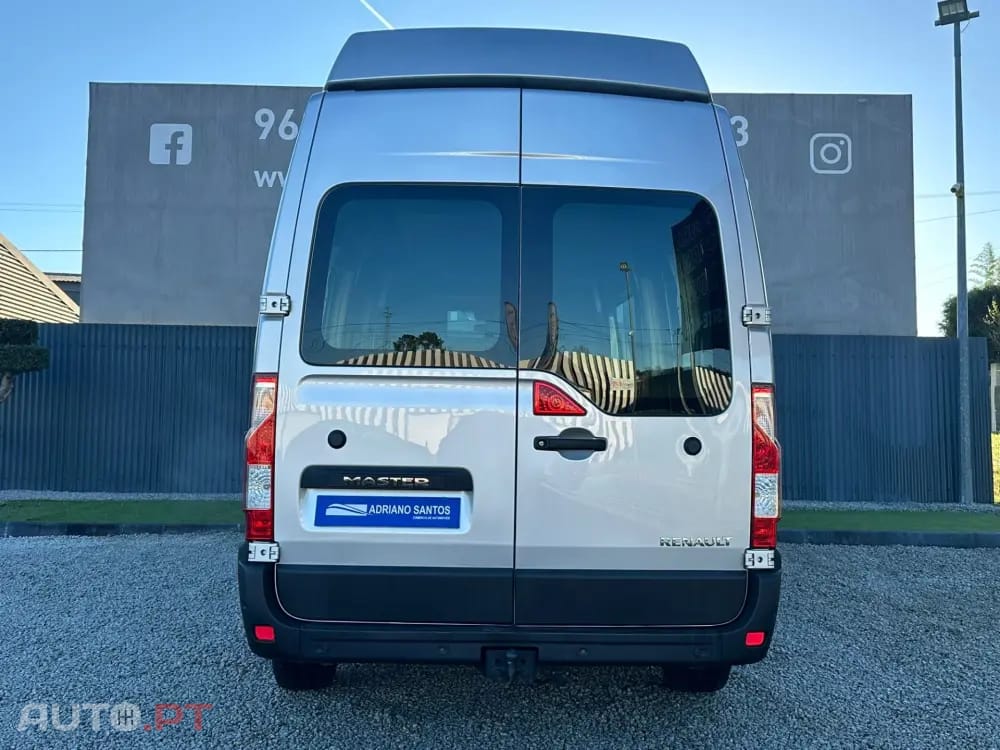 Renault Master Outro