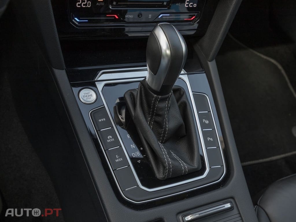 Volkswagen Arteon eHybrid R-LINE I.V.A DEDUTIVEL 