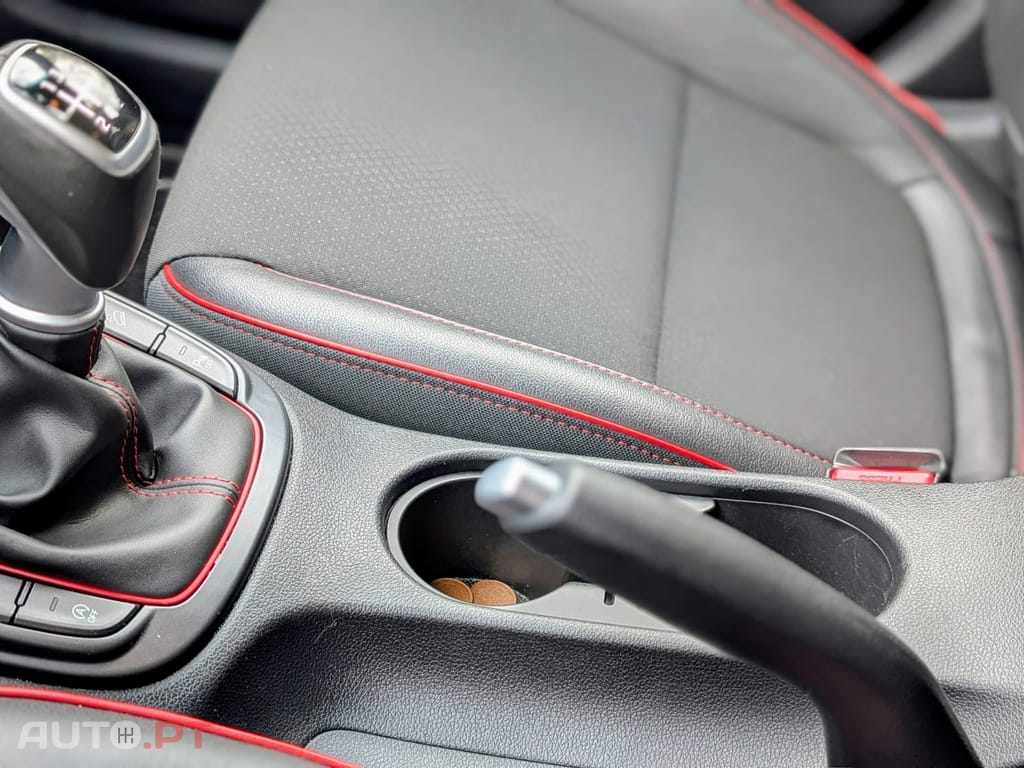 Hyundai Kauai 1.0 T-GDi Pele/Tecido Vermelho